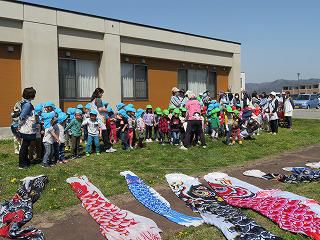 4月23日　こいのぼり掲揚