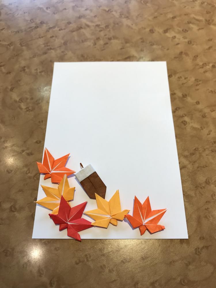 すっかり紅葉の季節 ナウなカット グットなパーマ お顔剃りでお肌つるぷる ヘア ステーション コセキ