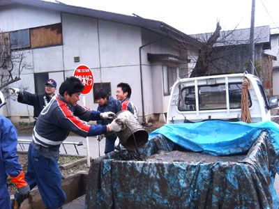 防火水槽ゴミ上げ