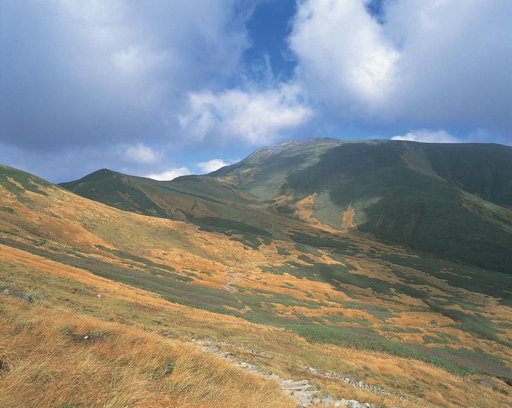 山形日和。県民登山　初秋の月山縦走登山
