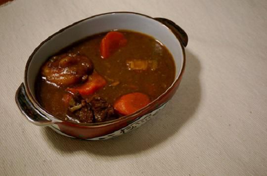 牛肉のビーフシチュー