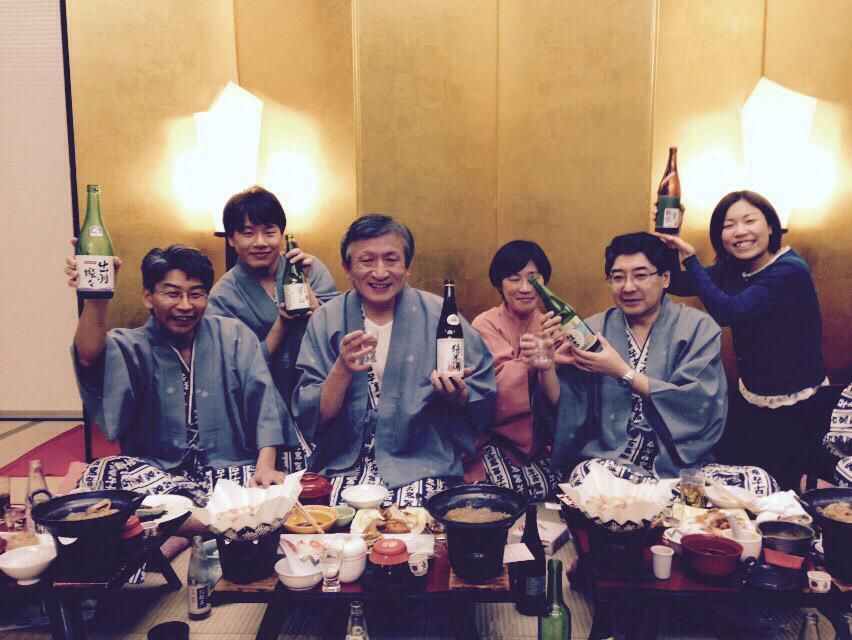 忘年会で乾杯！