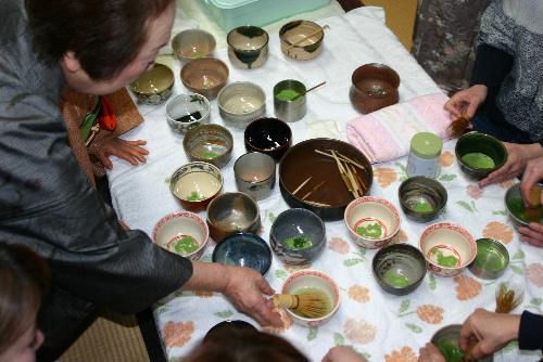 赤湯幼稚園最後のお茶会　最後はお父さんお母さんのお手前で　会場は臨雲文庫