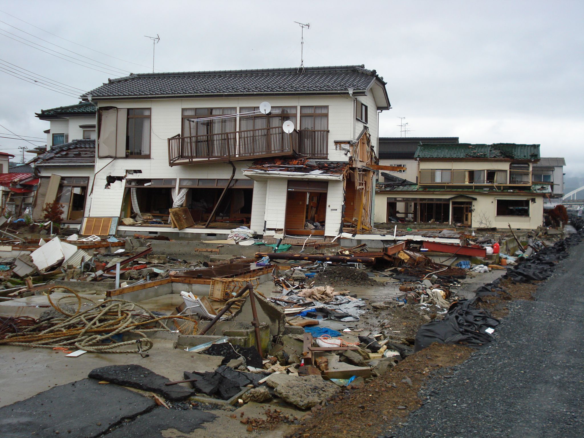 家族の安心安全を考えたら今はとにかく原発の影響と津波の恐怖から離れよう