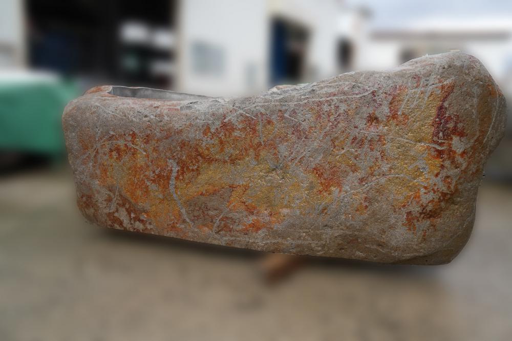 春の気配を感じる露天風呂 ― 蔵王石のぬくもりと自然の色合い