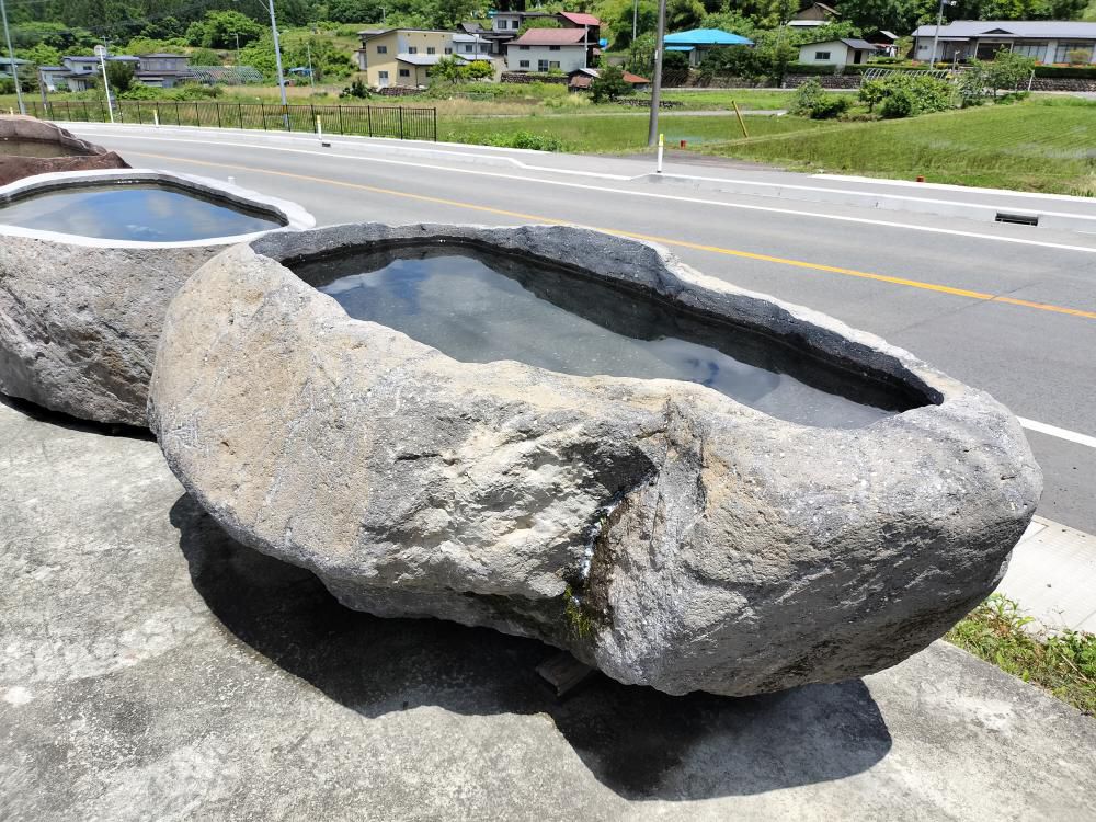 丸みを帯びた石風呂